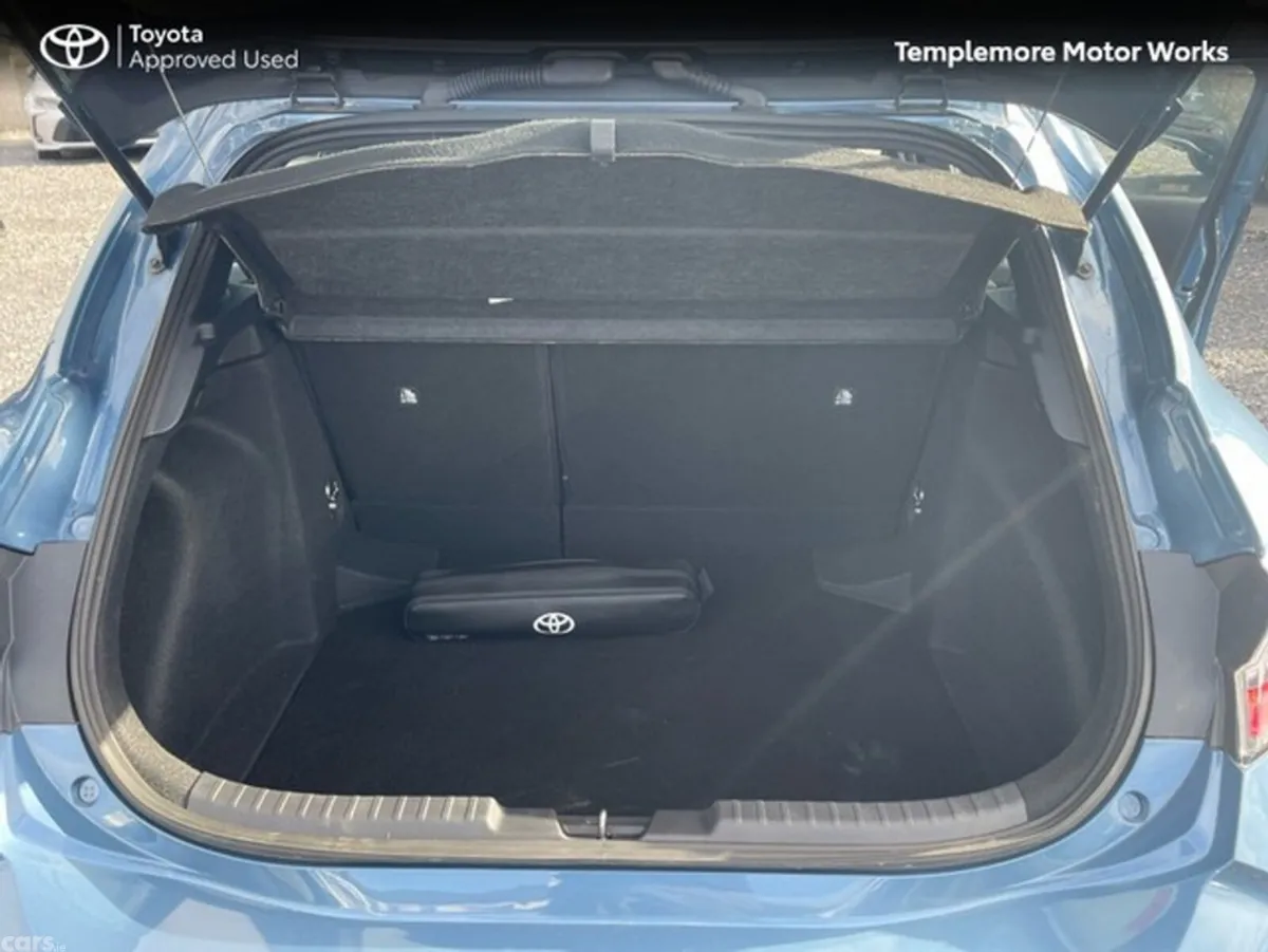 Toyota Corolla Hatchback, Petrol Hybrid, 2022, Blue
