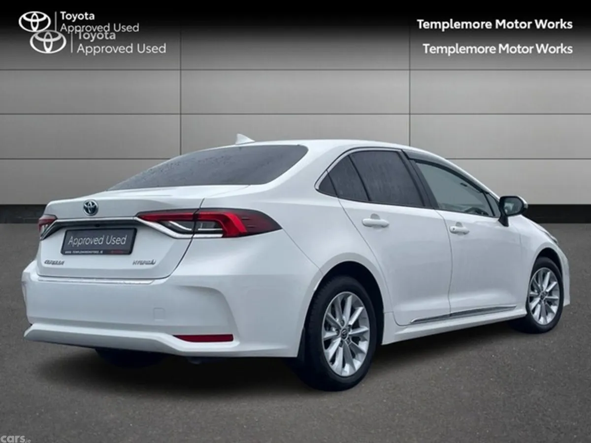 Toyota Corolla Saloon, Petrol Hybrid, 2022, White
