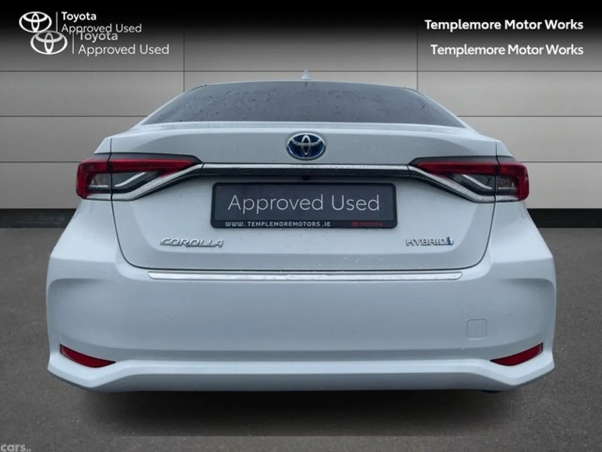 Toyota Corolla Saloon, Petrol Hybrid, 2022, White