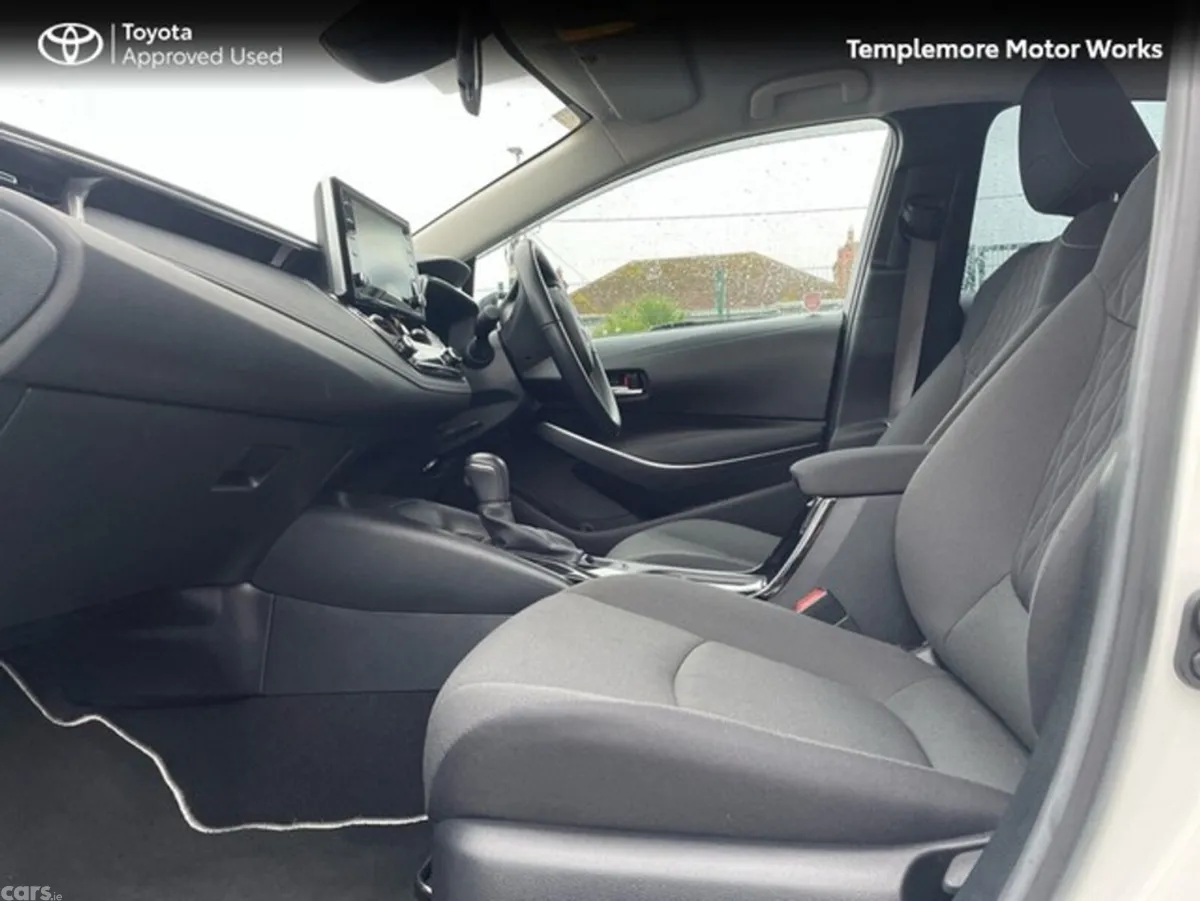 Toyota Corolla Saloon, Petrol Hybrid, 2022, White