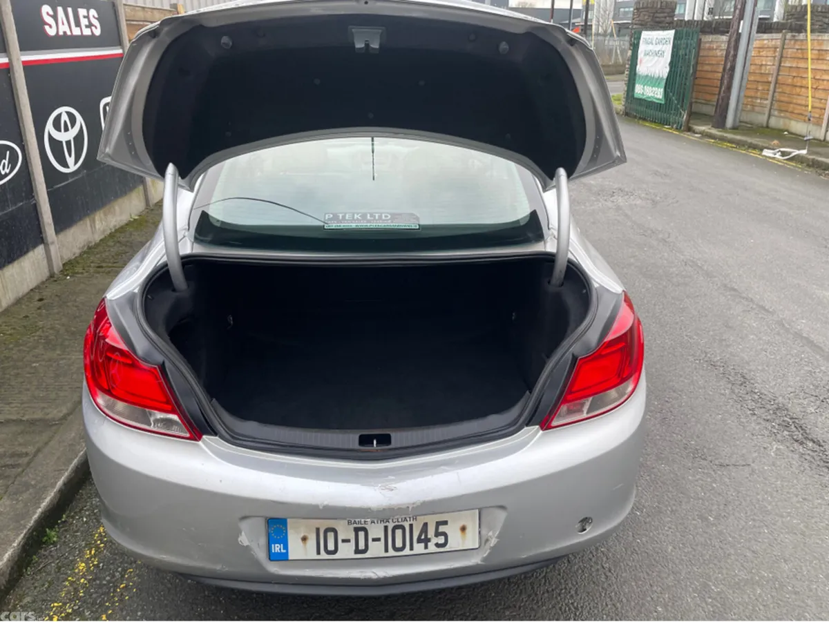 Opel Insignia Saloon, Diesel, 2010, Silver