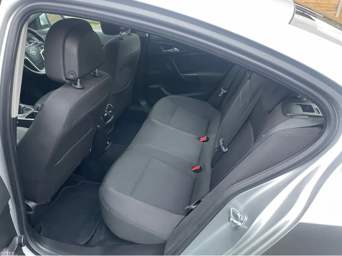 Opel Insignia Saloon, Diesel, 2010, Silver