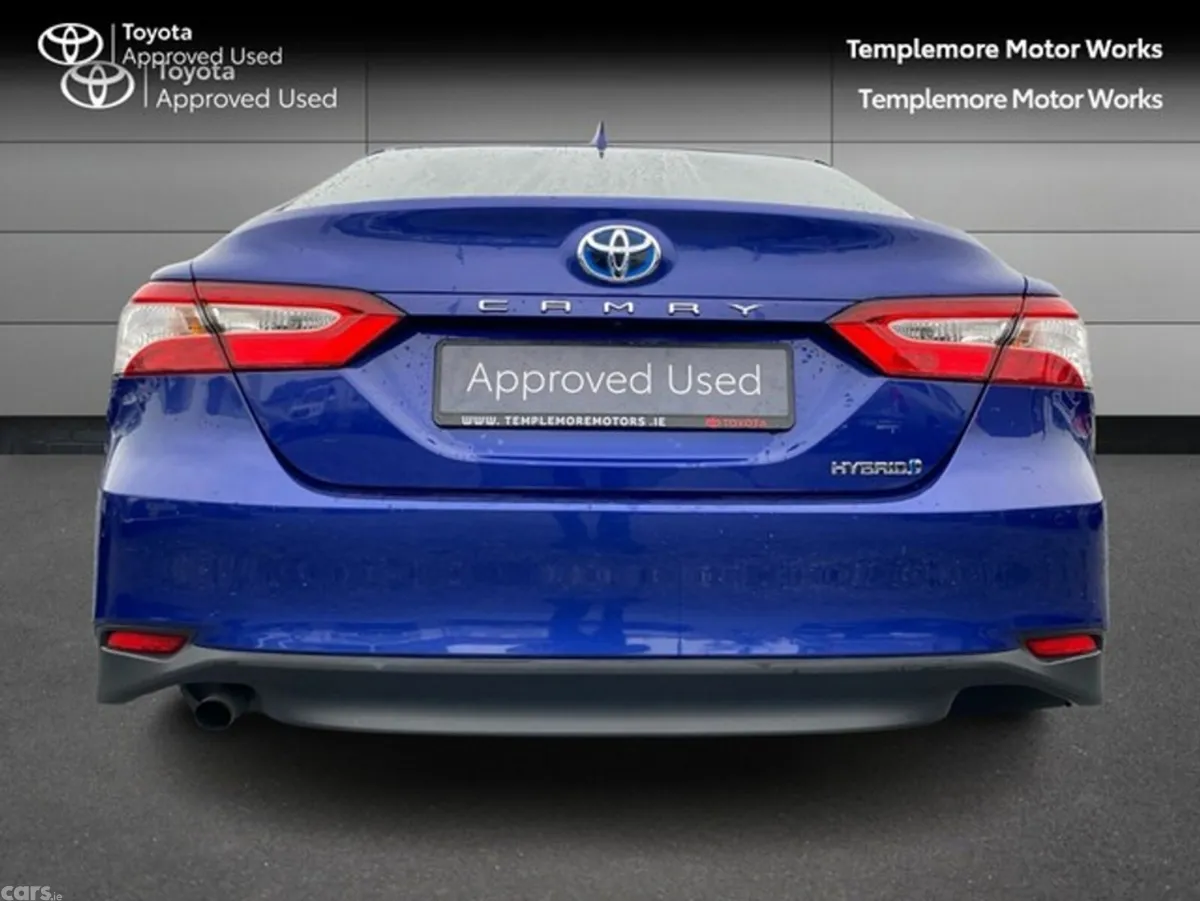 Toyota Camry Saloon, Petrol Hybrid, 2020, Blue