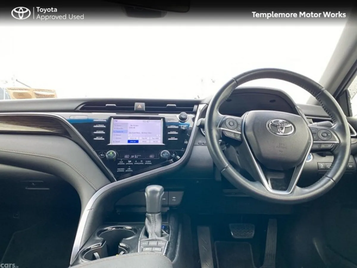 Toyota Camry Saloon, Petrol Hybrid, 2020, Blue
