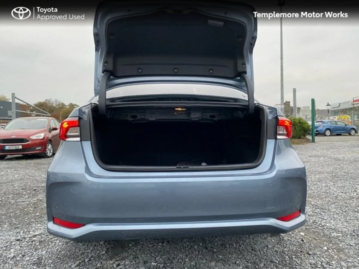 Toyota Corolla Saloon, Petrol Hybrid, 2021, Grey