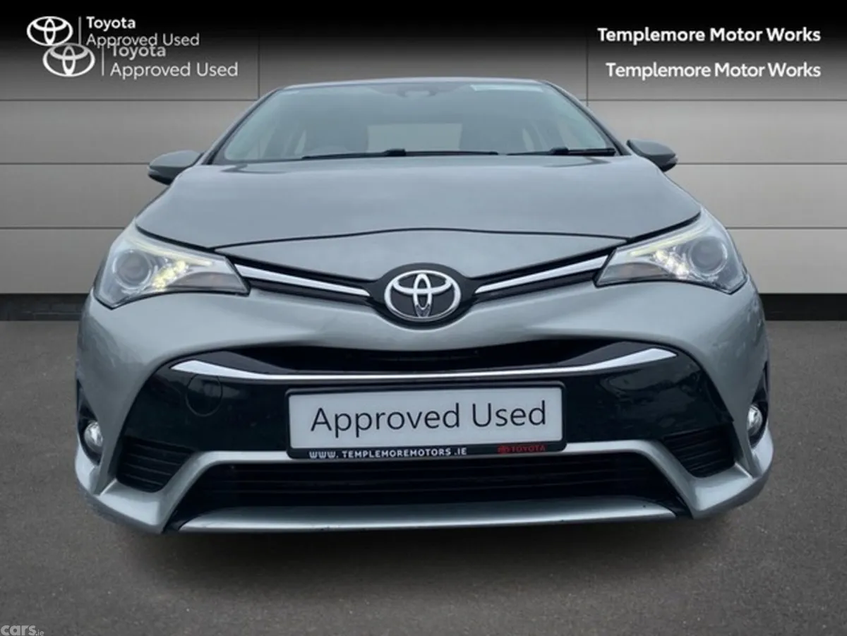 Toyota Avensis Saloon, Diesel, 2015, Grey