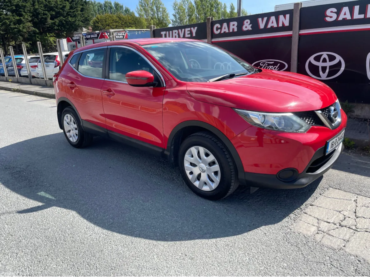 Nissan Qashqai MPV, Petrol, 2016, Red