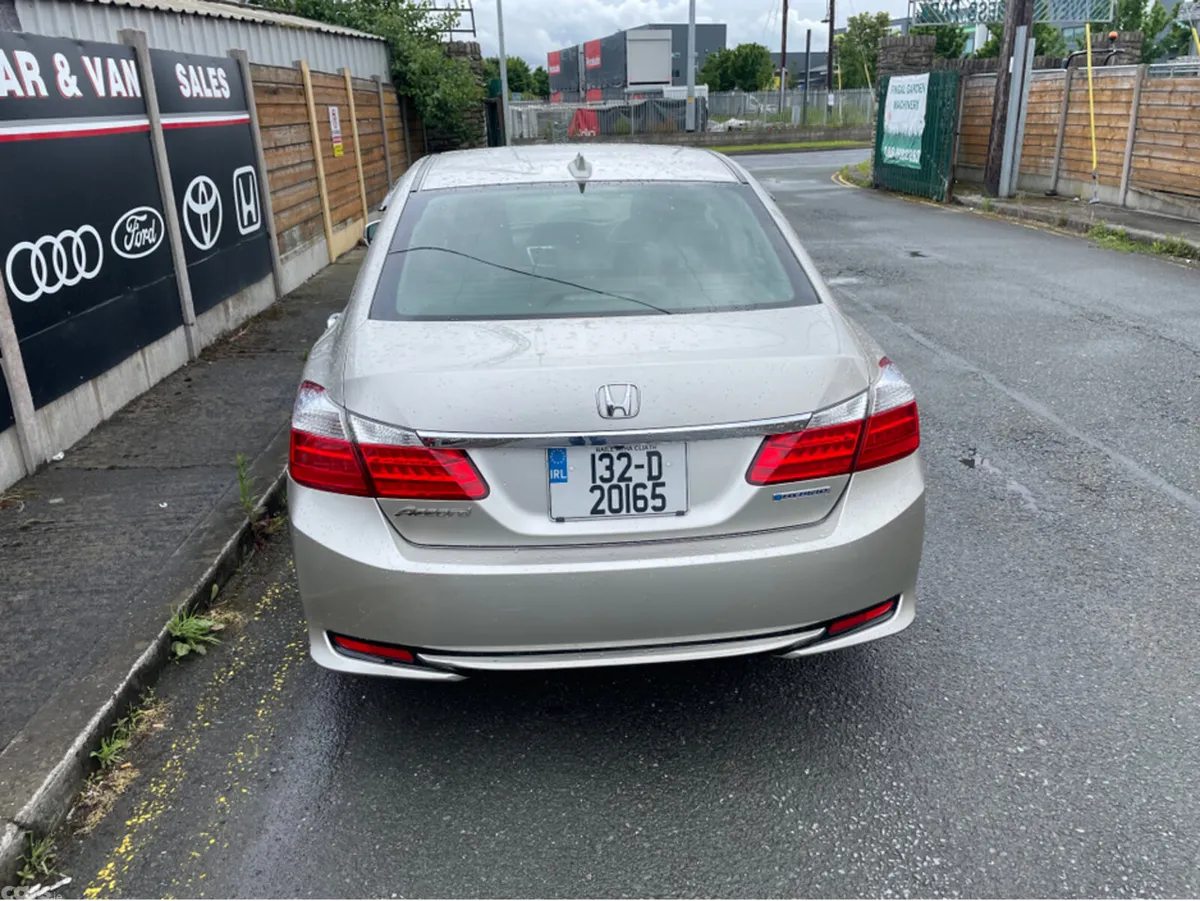 Honda Accord Saloon, Petrol Hybrid, 2013, Gold