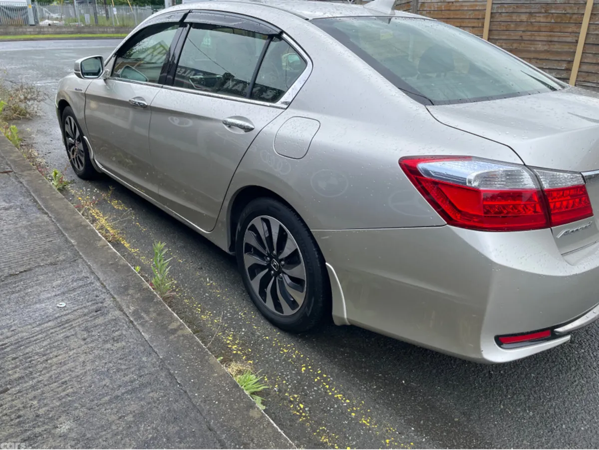 Honda Accord Saloon, Petrol Hybrid, 2013, Gold