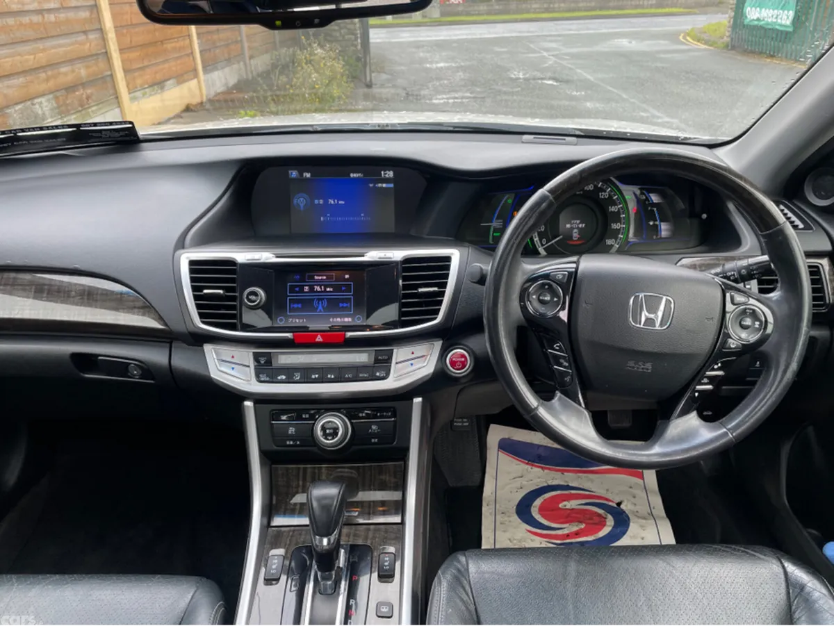 Honda Accord Saloon, Petrol Hybrid, 2013, Gold