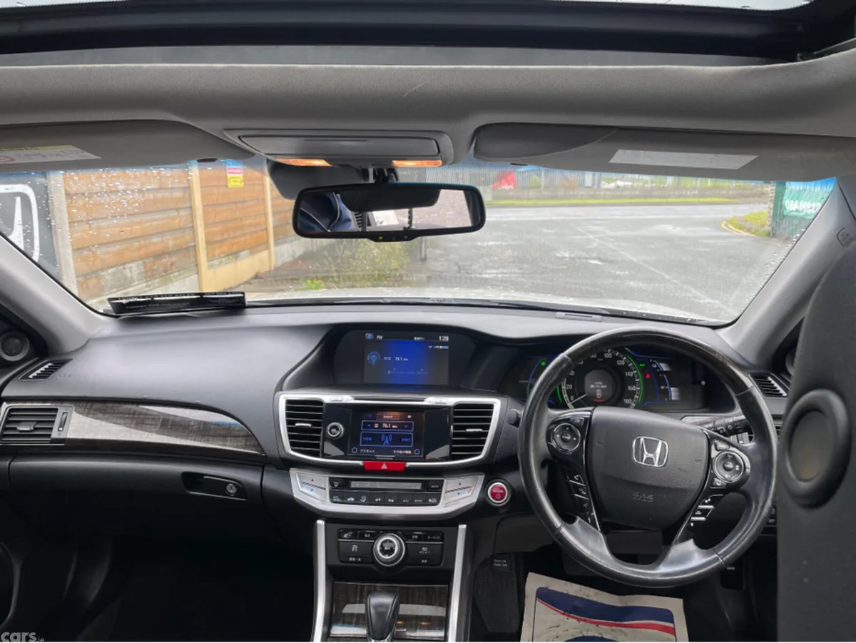 Honda Accord Saloon, Petrol Hybrid, 2013, Gold