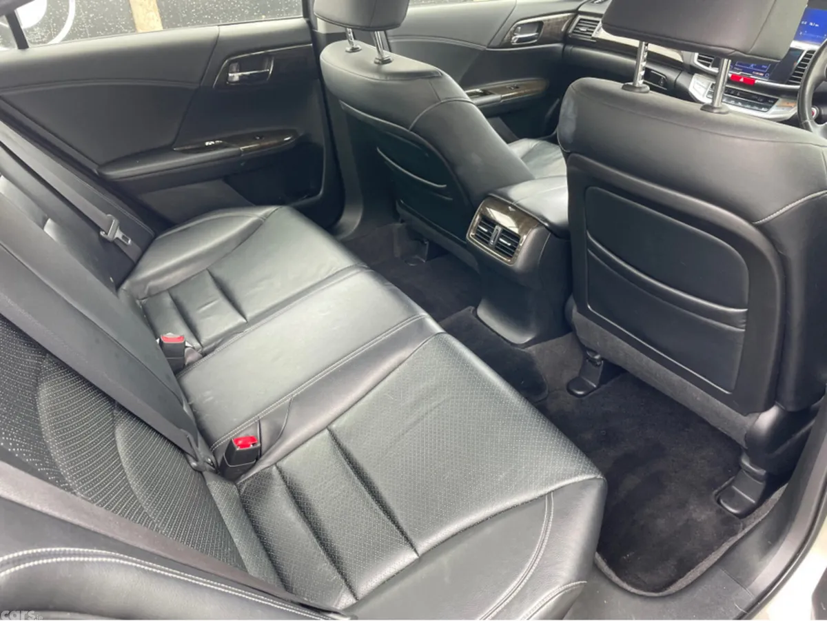 Honda Accord Saloon, Petrol Hybrid, 2013, Gold