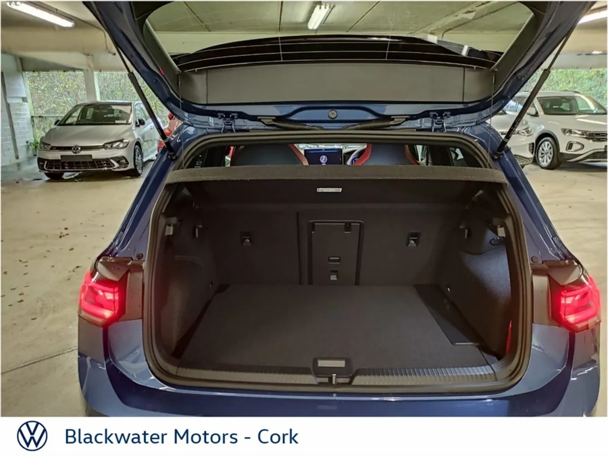 Volkswagen Golf Hatchback, Petrol, 2027, Blue