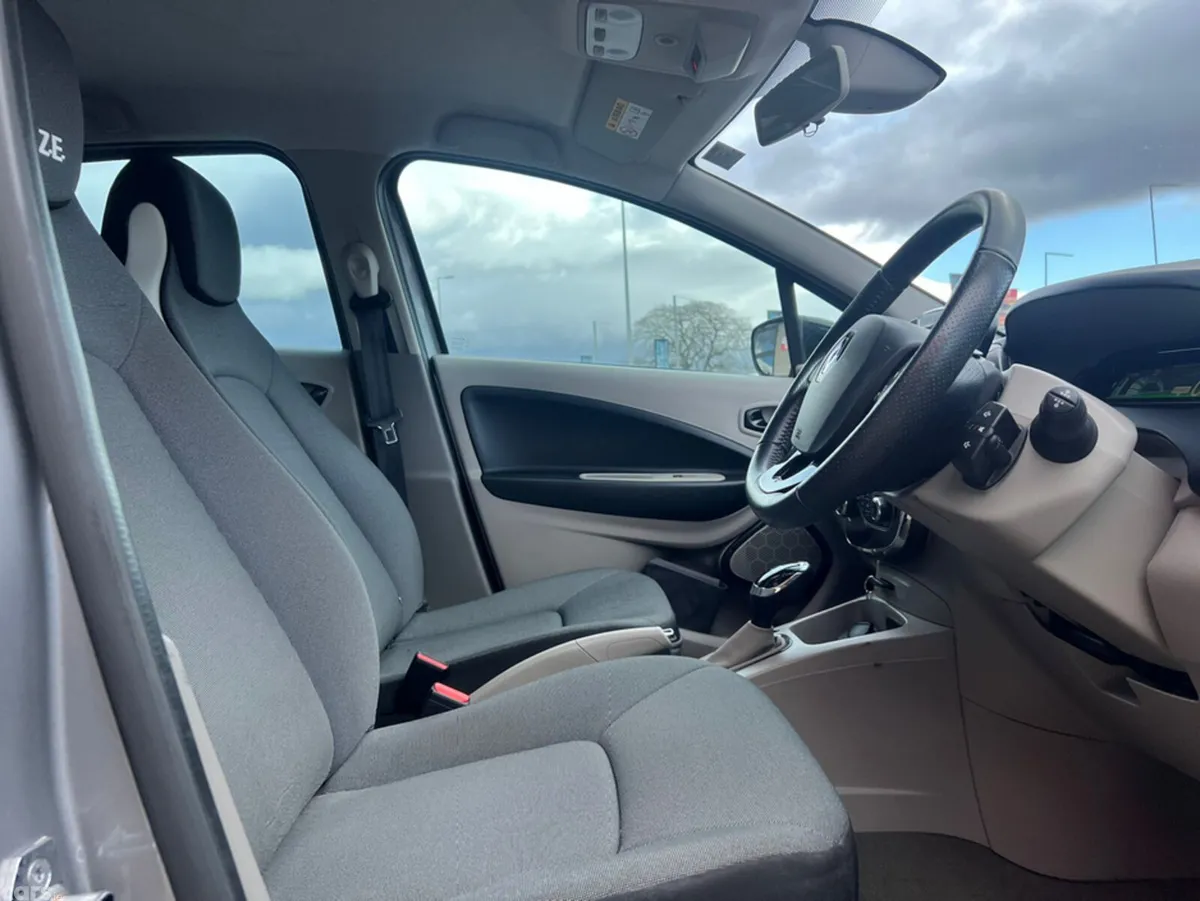 Renault Zoe Hatchback, Electric, 2015, Grey