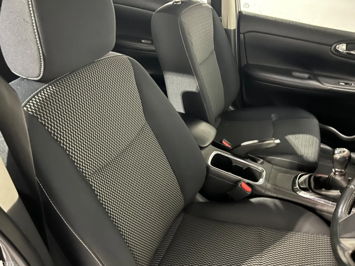 Nissan Pulsar Hatchback, Petrol, 2015, Black
