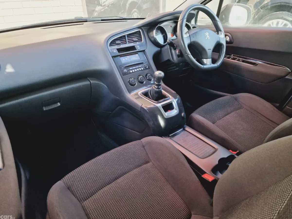 Peugeot 5008 MPV, Diesel, 2014, Silver