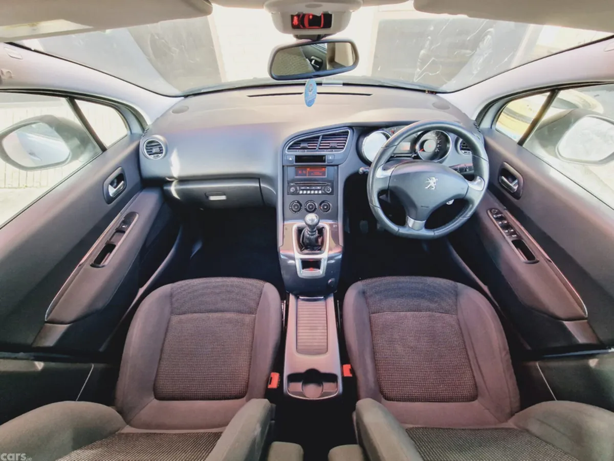 Peugeot 5008 MPV, Diesel, 2014, Silver