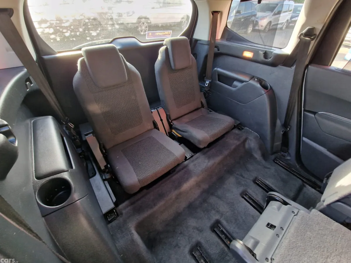 Peugeot 5008 MPV, Diesel, 2014, Silver