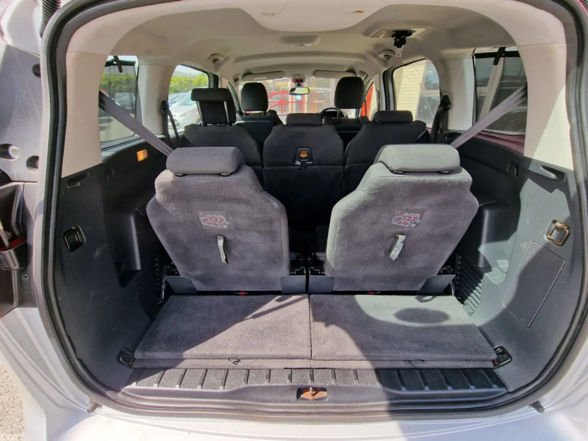 Peugeot 5008 MPV, Diesel, 2015, Grey