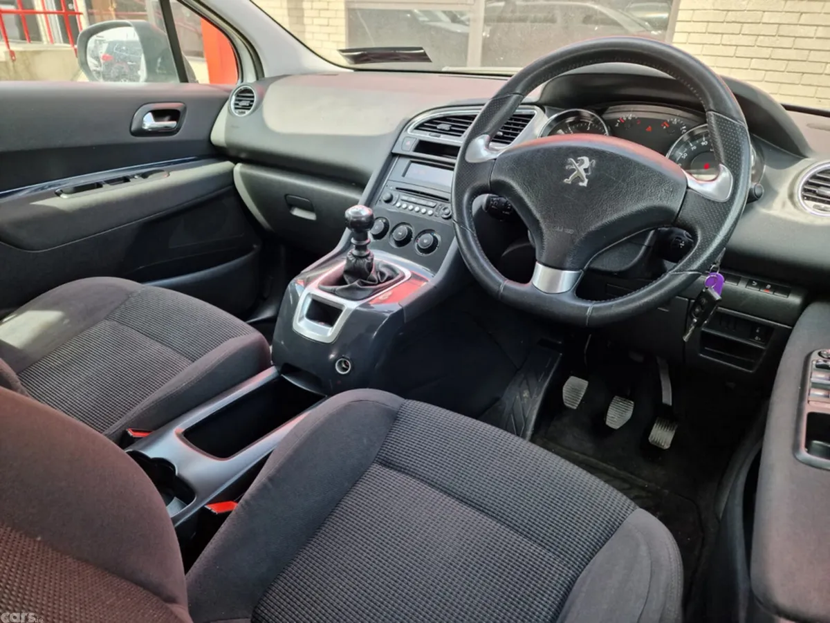 Peugeot 5008 MPV, Diesel, 2015, Grey