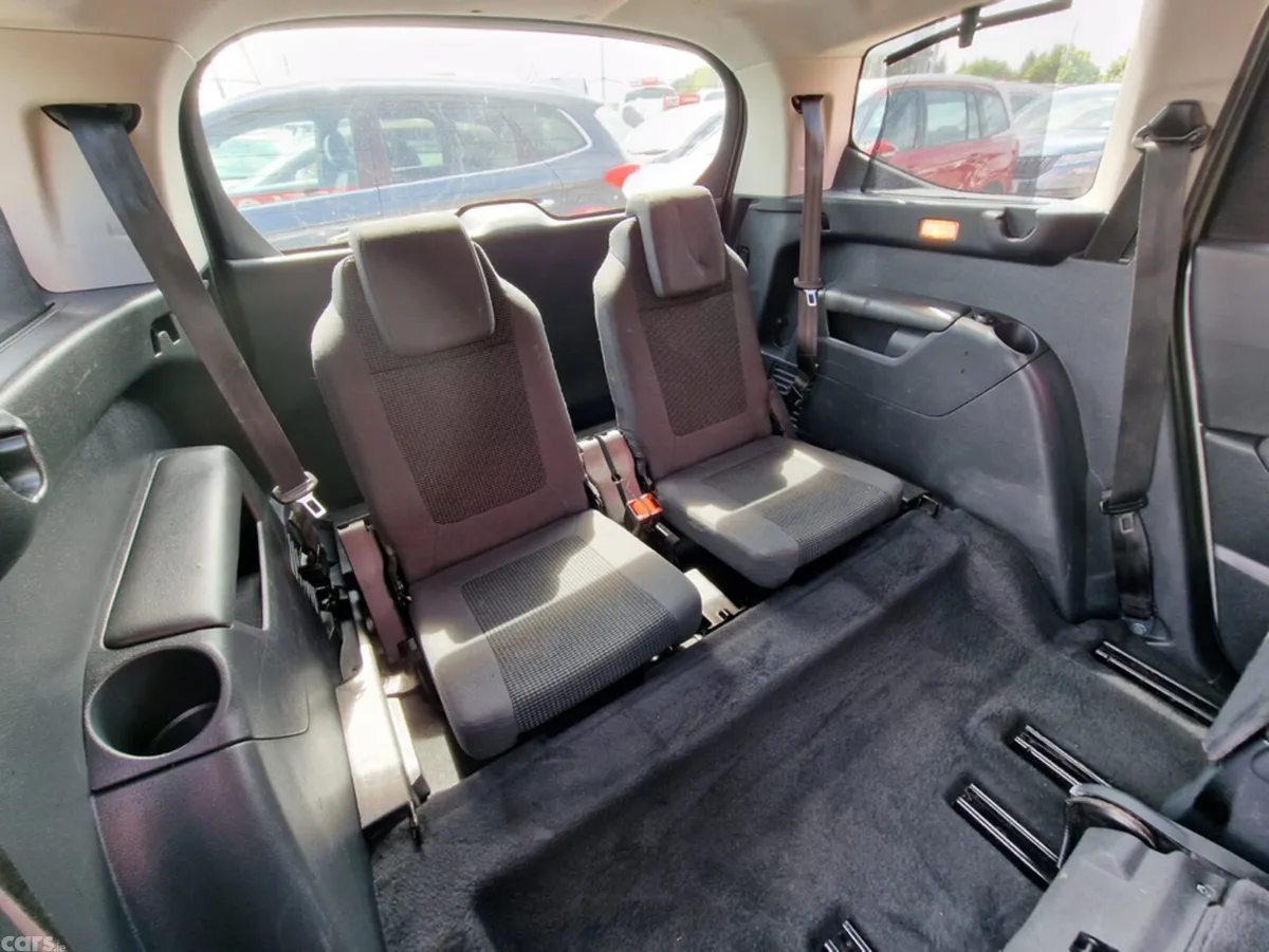 Peugeot 5008 MPV, Diesel, 2015, Grey