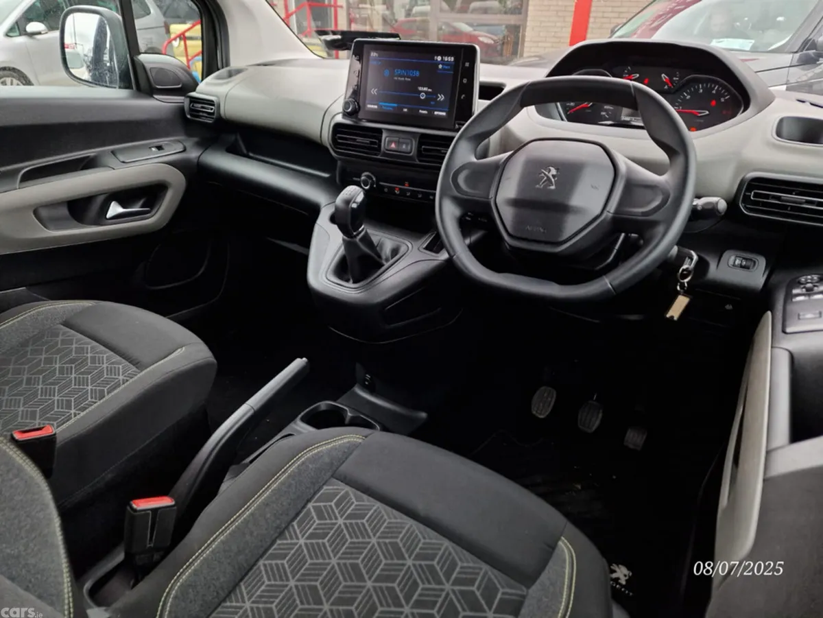 Peugeot Rifter MPV, Diesel, 2021, Black