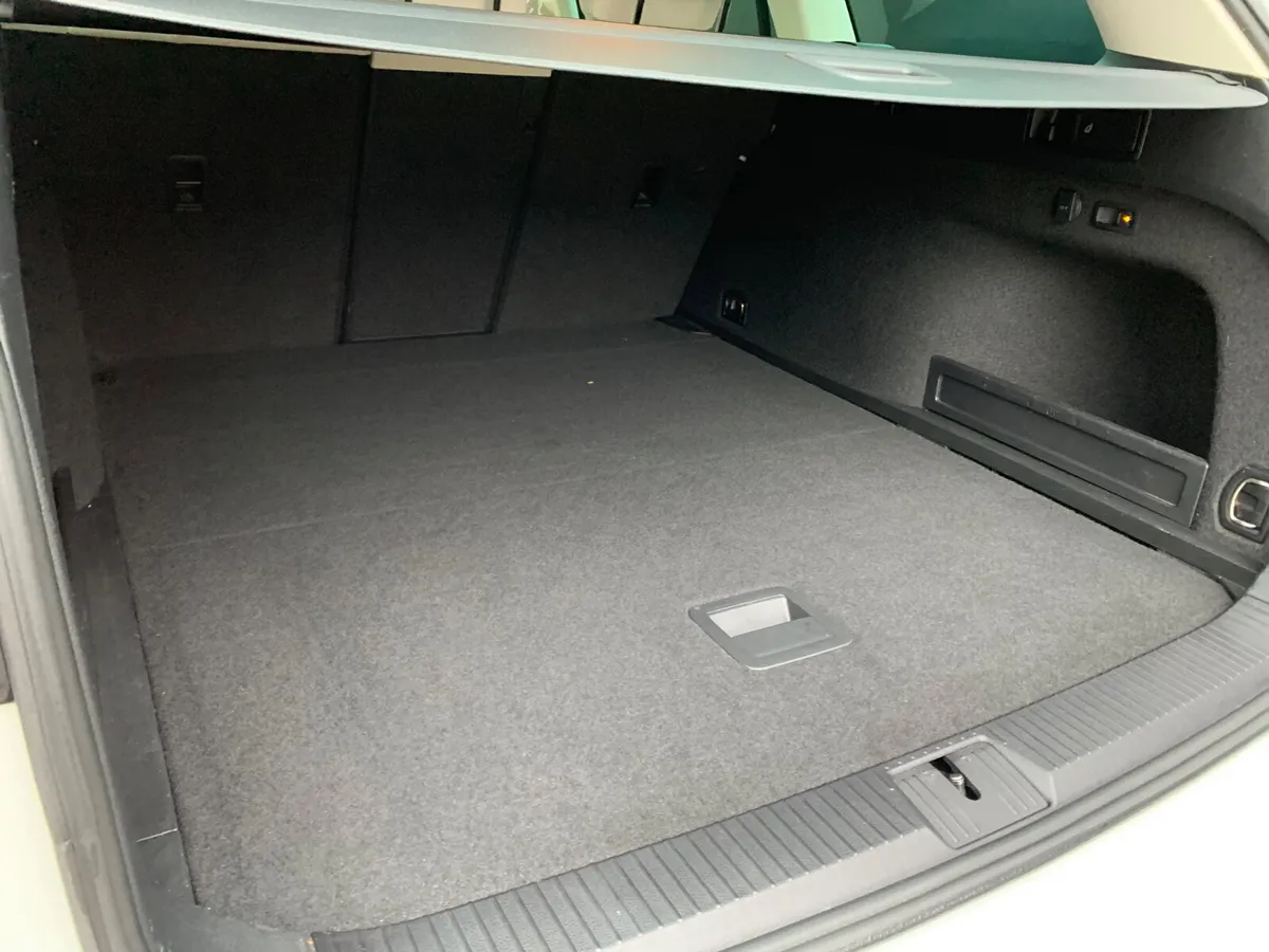 Volkswagen Passat Estate, Diesel, 2019, White