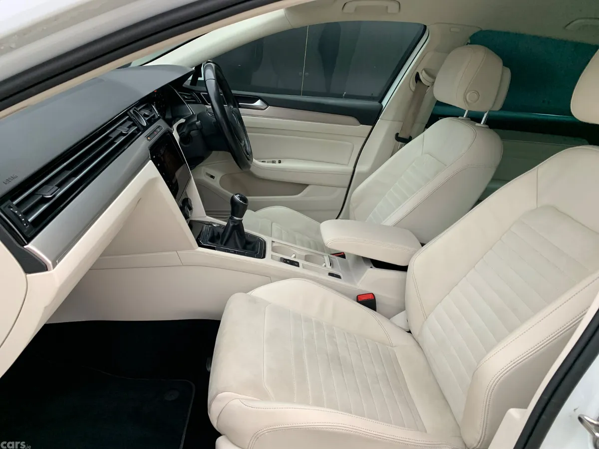 Volkswagen Passat Estate, Diesel, 2019, White