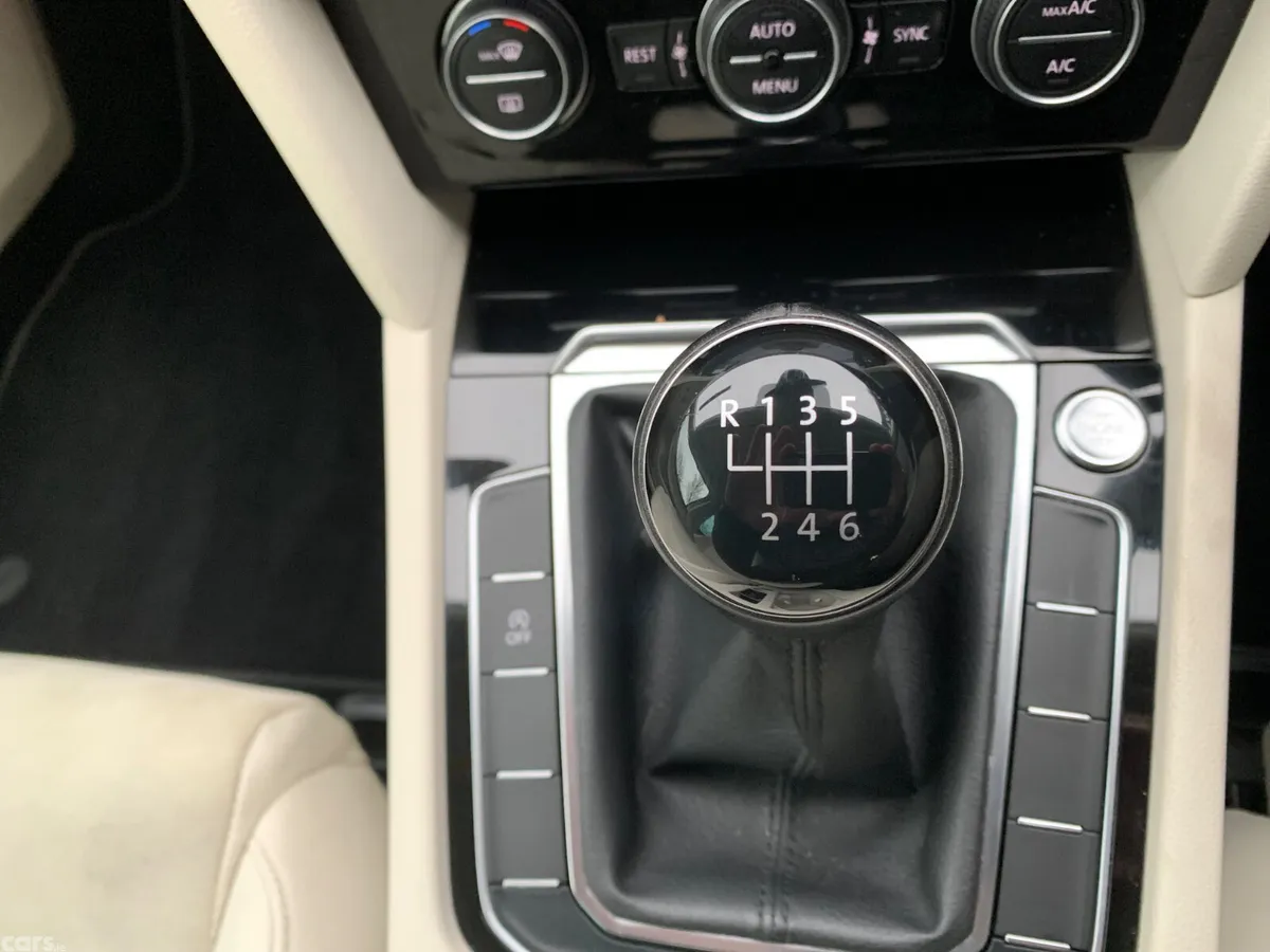 Volkswagen Passat Estate, Diesel, 2019, White