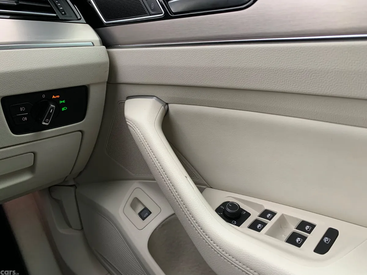 Volkswagen Passat Estate, Diesel, 2019, White