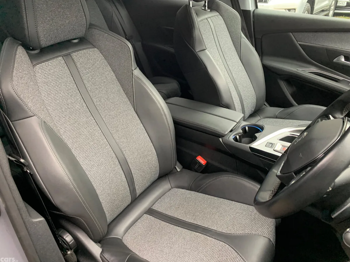 Peugeot 3008 MPV, Diesel, 2019, Grey