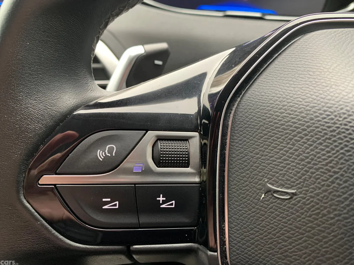 Peugeot 3008 MPV, Diesel, 2019, Grey