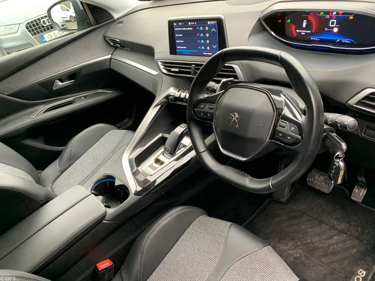 Peugeot 3008 MPV, Diesel, 2019, Grey