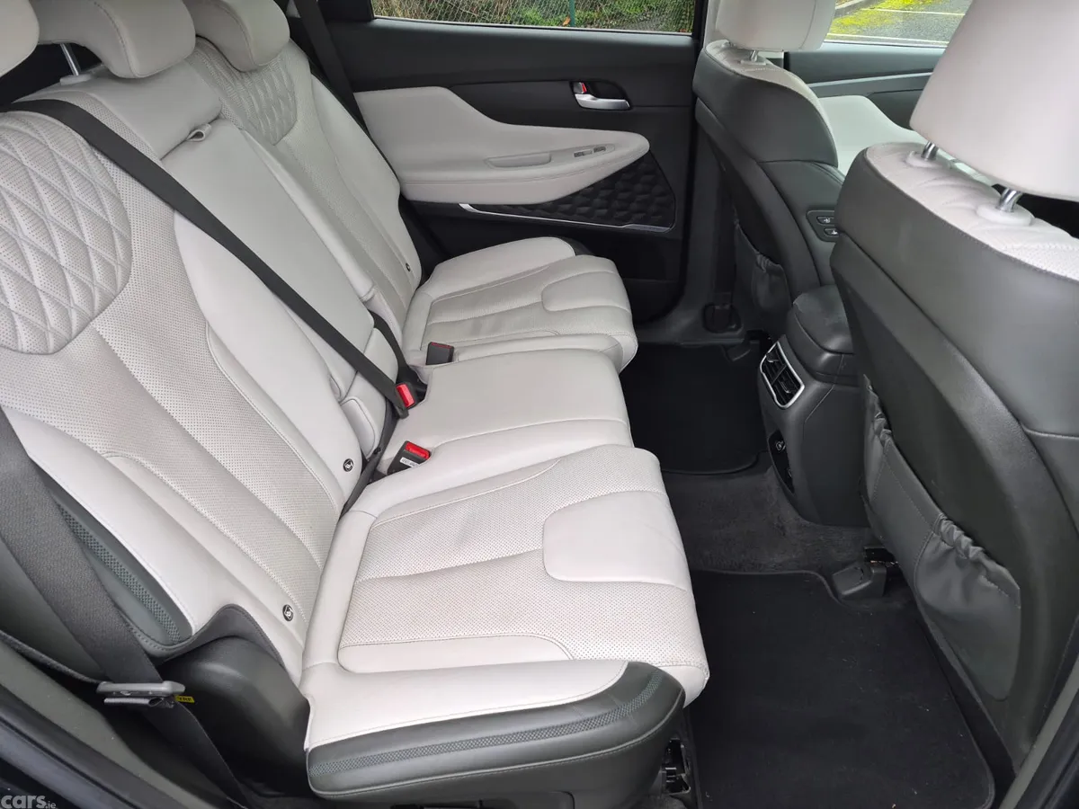 Hyundai Santa Fe SUV, Petrol Plug-in Hybrid, 2022, Black