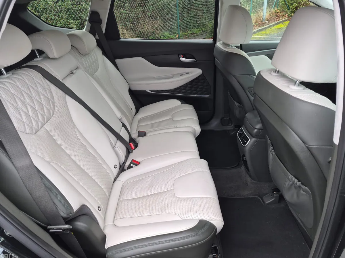 Hyundai Santa Fe SUV, Petrol Plug-in Hybrid, 2022, Black