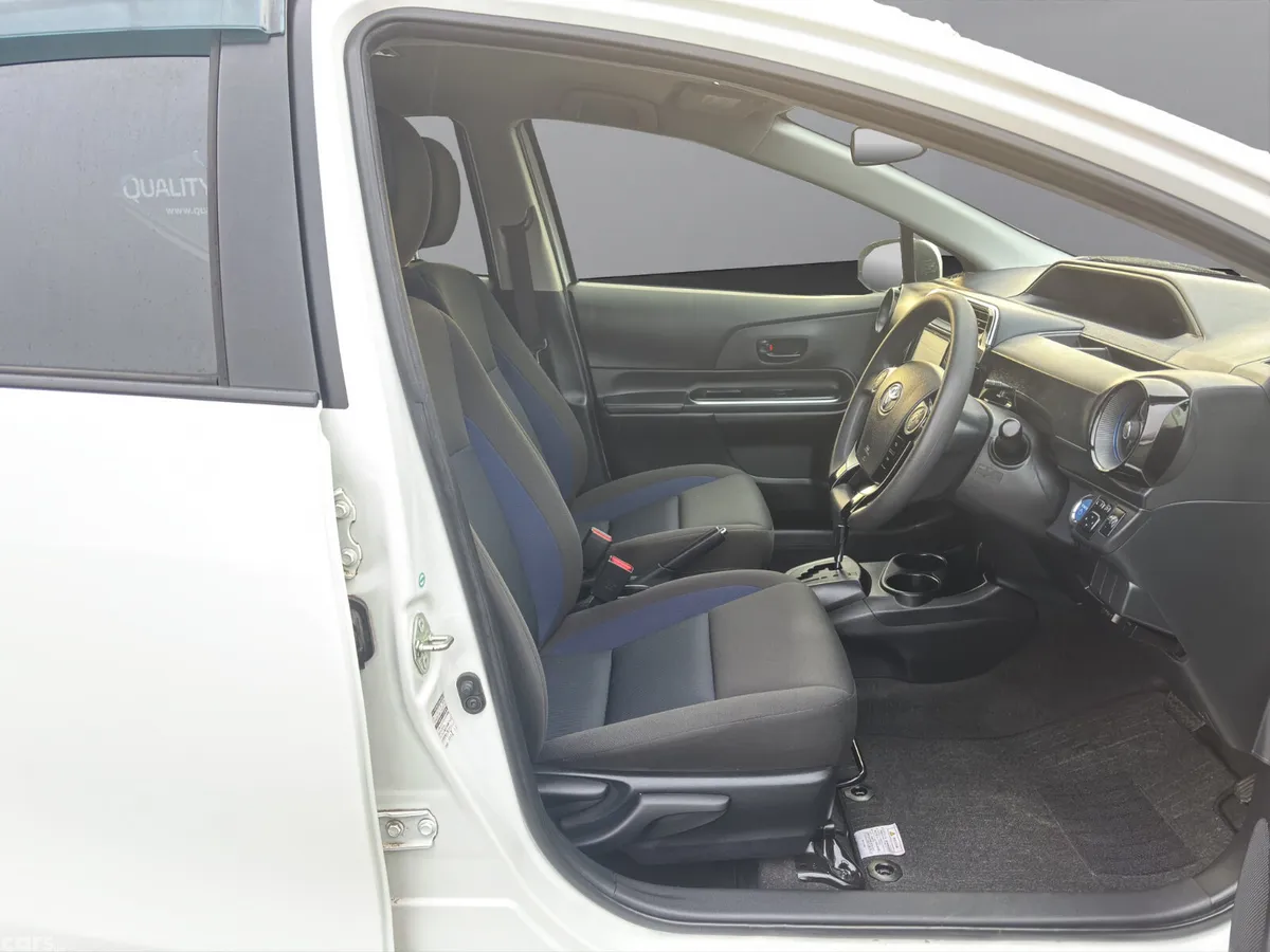 Toyota Aqua Hatchback, Petrol Hybrid, 2018, White