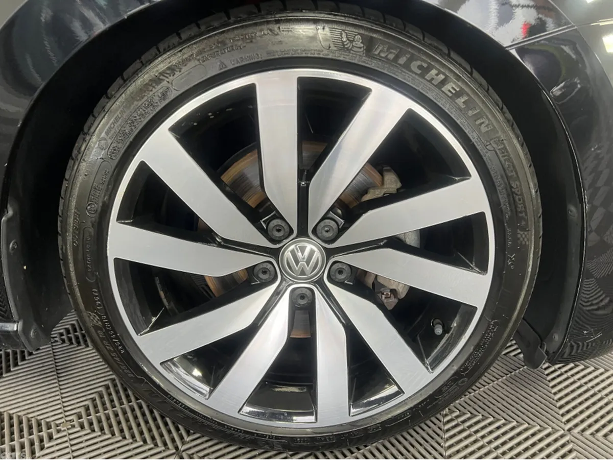 Volkswagen Touran SUV, Diesel, 2019, Black