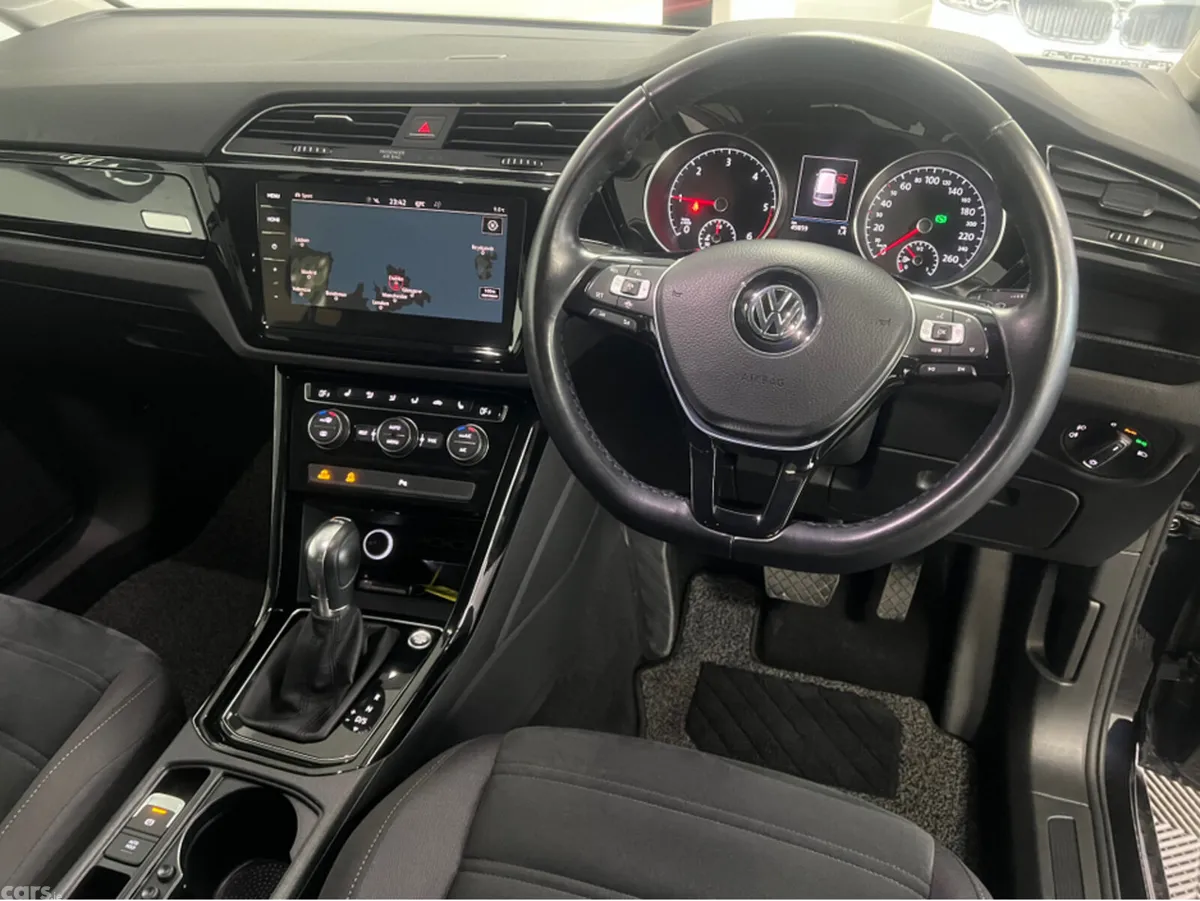 Volkswagen Touran SUV, Diesel, 2019, Black