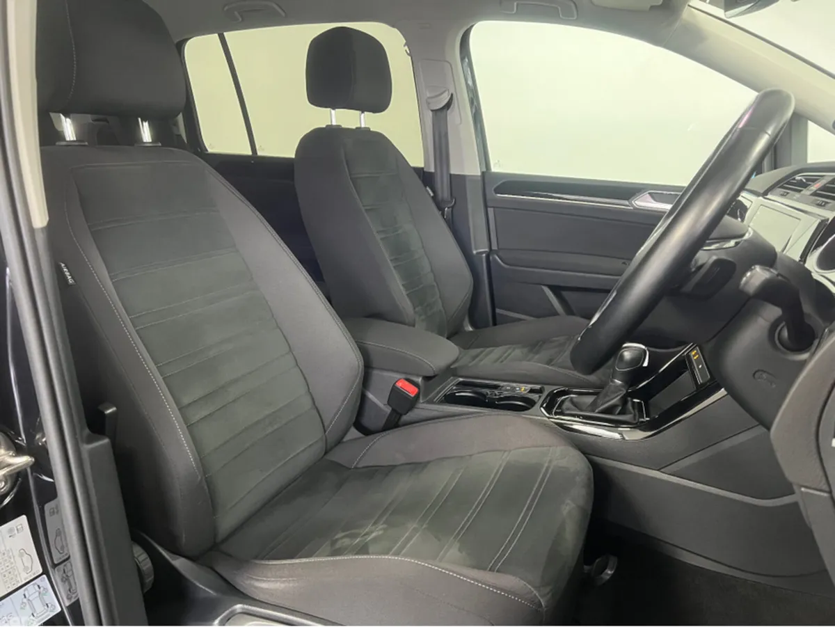 Volkswagen Touran SUV, Diesel, 2019, Black