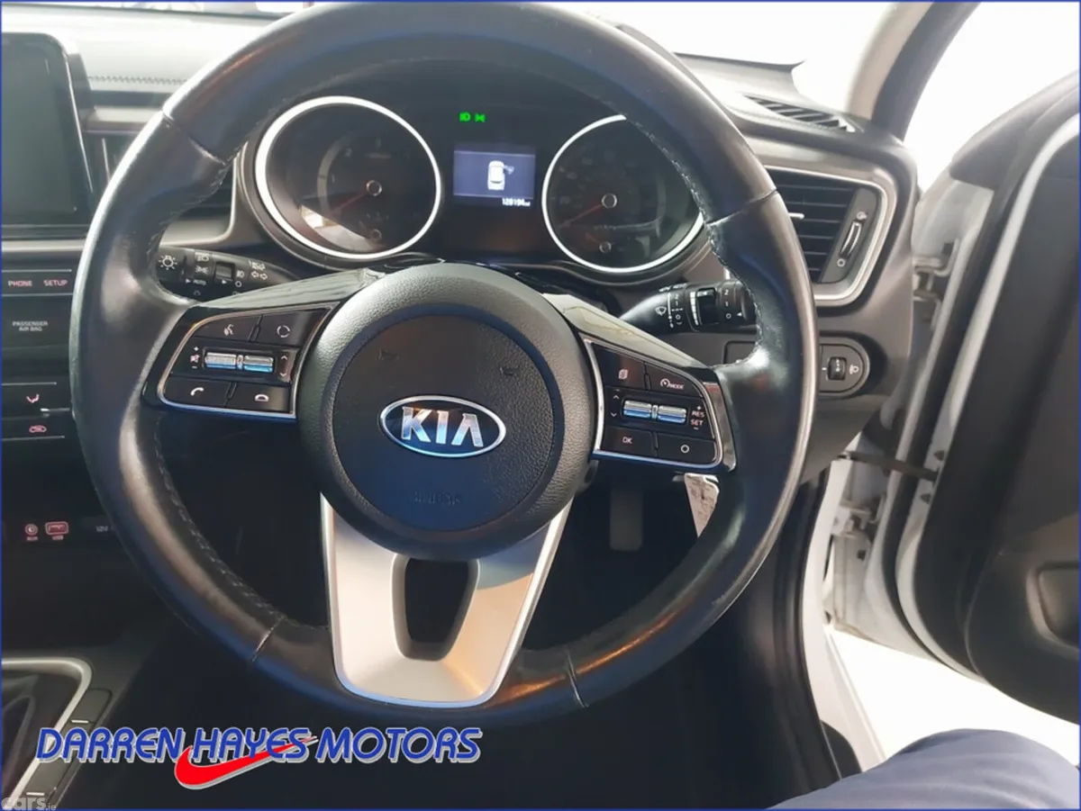 Kia Ceed Hatchback, Diesel, 2019, White