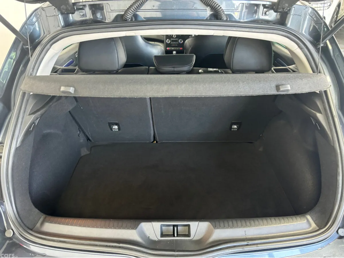 Renault Megane Hatchback, Petrol, 2018, Grey
