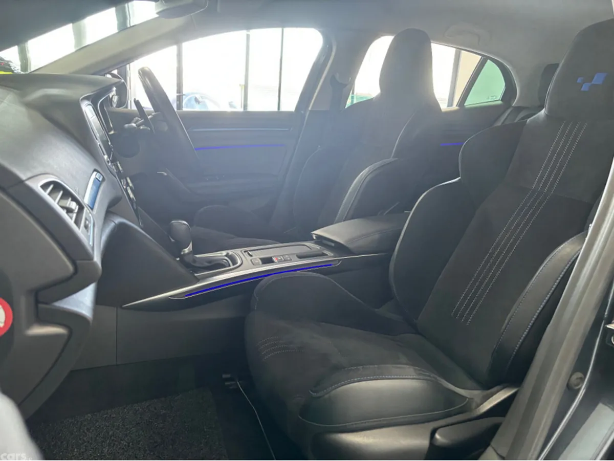 Renault Megane Hatchback, Petrol, 2018, Grey