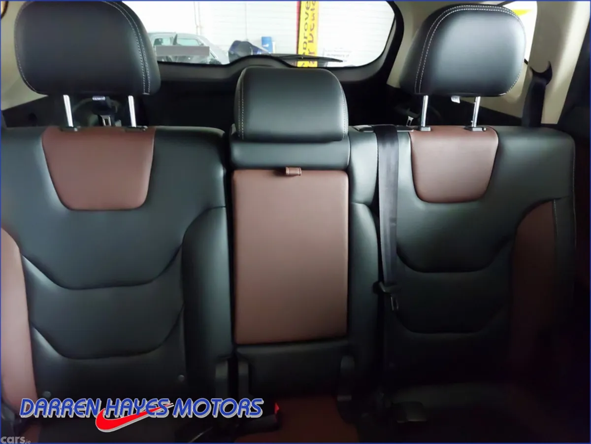 DFSK Glory 580 MPV, Petrol, 2023, Red