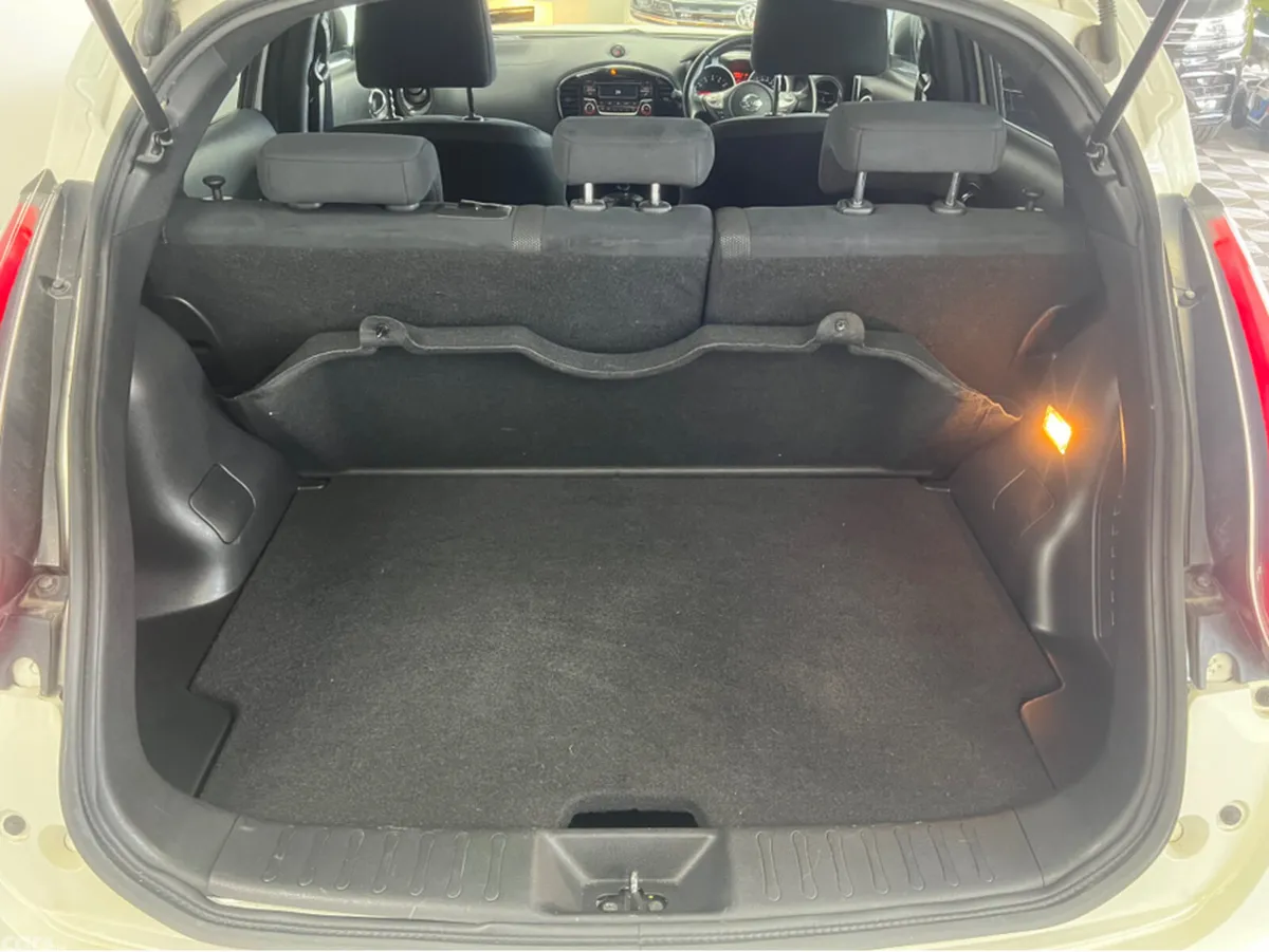 Nissan Juke Hatchback, Petrol, 2014, White