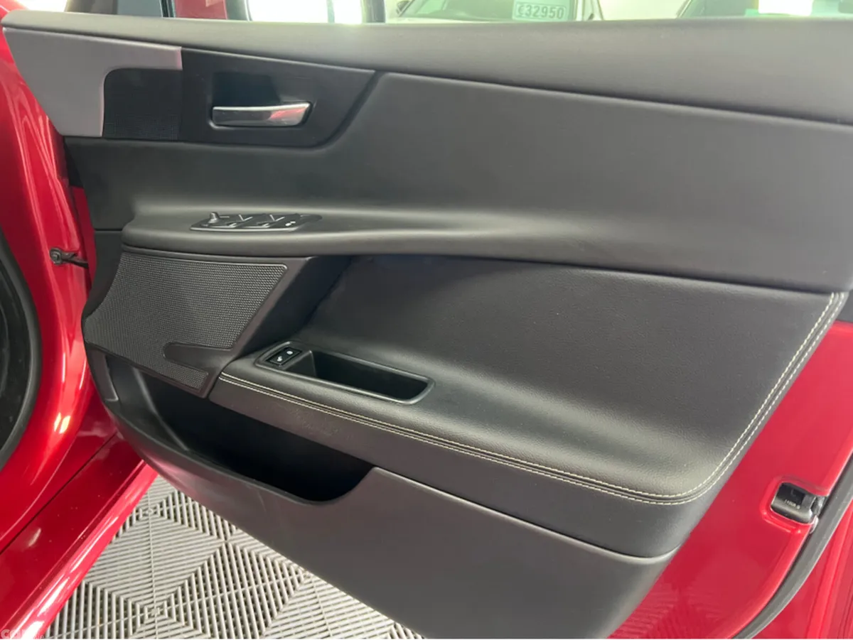 Jaguar XE Saloon, Diesel, 2017, Red