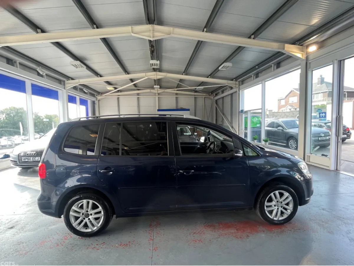 Volkswagen Touran MPV, Diesel, 2014, Blue