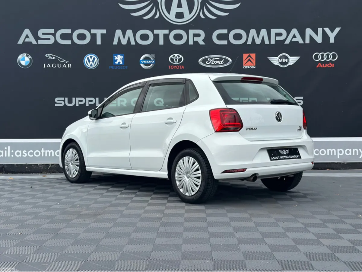 Volkswagen Polo Hatchback, Petrol, 2014, White