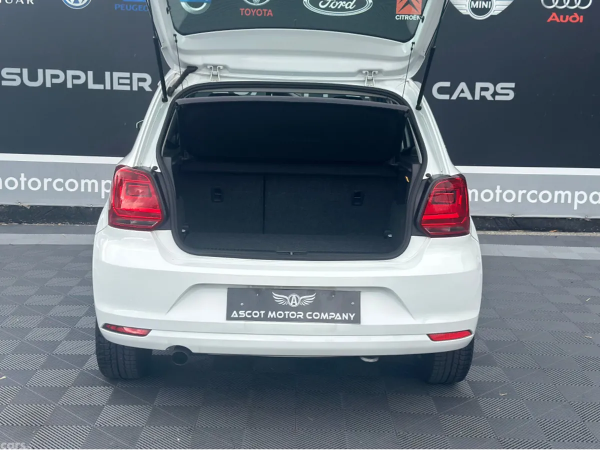 Volkswagen Polo Hatchback, Petrol, 2014, White