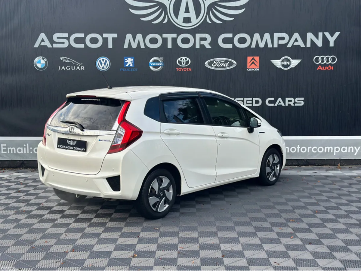 Honda Fit Hatchback, Petrol Hybrid, 2014, White