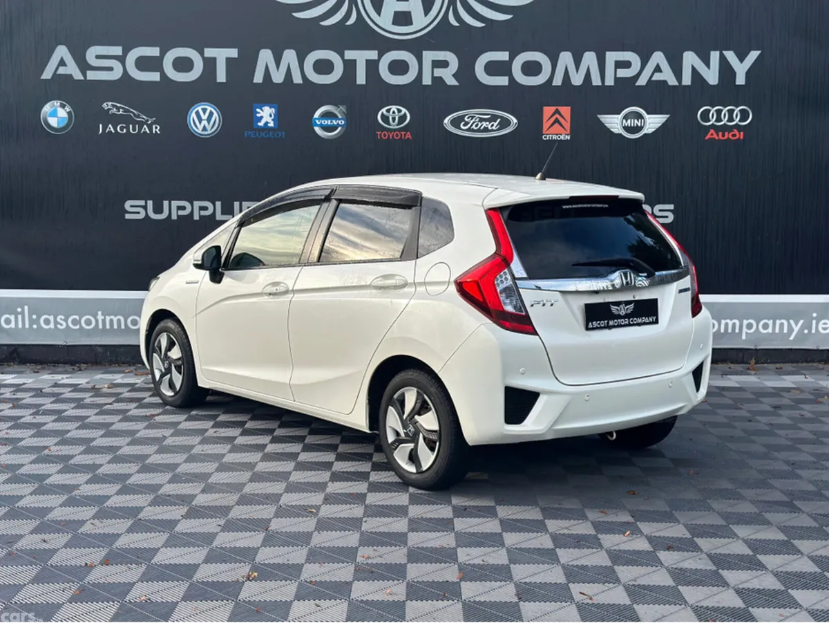 Honda Fit Hatchback, Petrol Hybrid, 2014, White